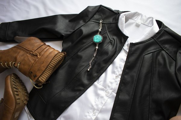 Chic Summer Evening Looks: Elevate Your Tweed Jacket Style for the UK Countryside